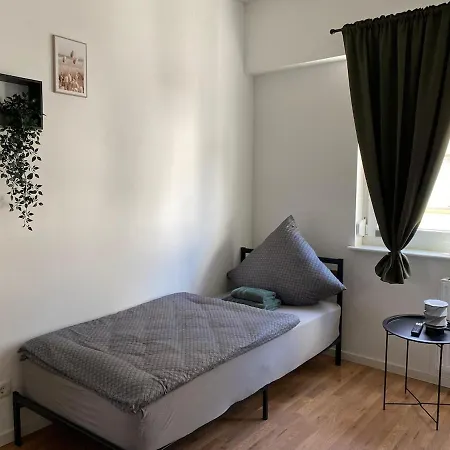 Monteur-wohnung Fuer 2 Im Herzen Andernachs *
